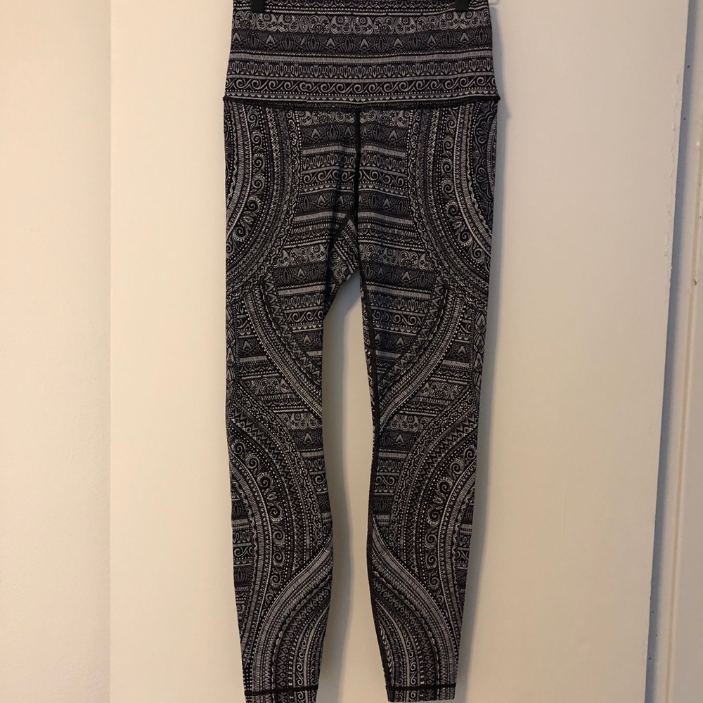 Lululemon Entwined nulux wunder under
